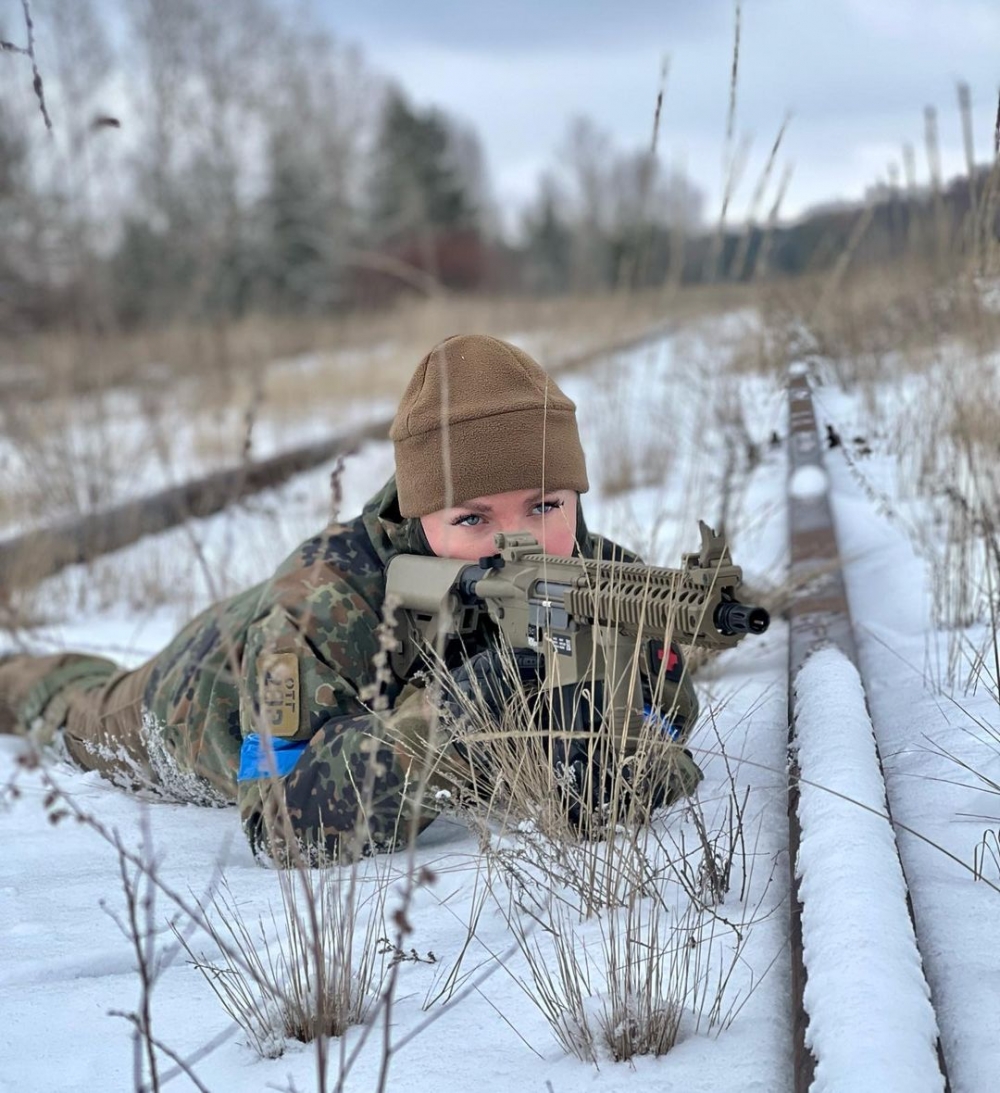 Anastasiia熱愛玩軟氣槍。