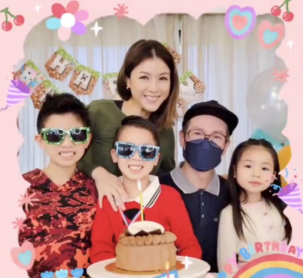 早前陳豪陳茵媺兒子Nathan生日,一家五口喺家中為佢慶祝,陳豪亦全程戴口罩