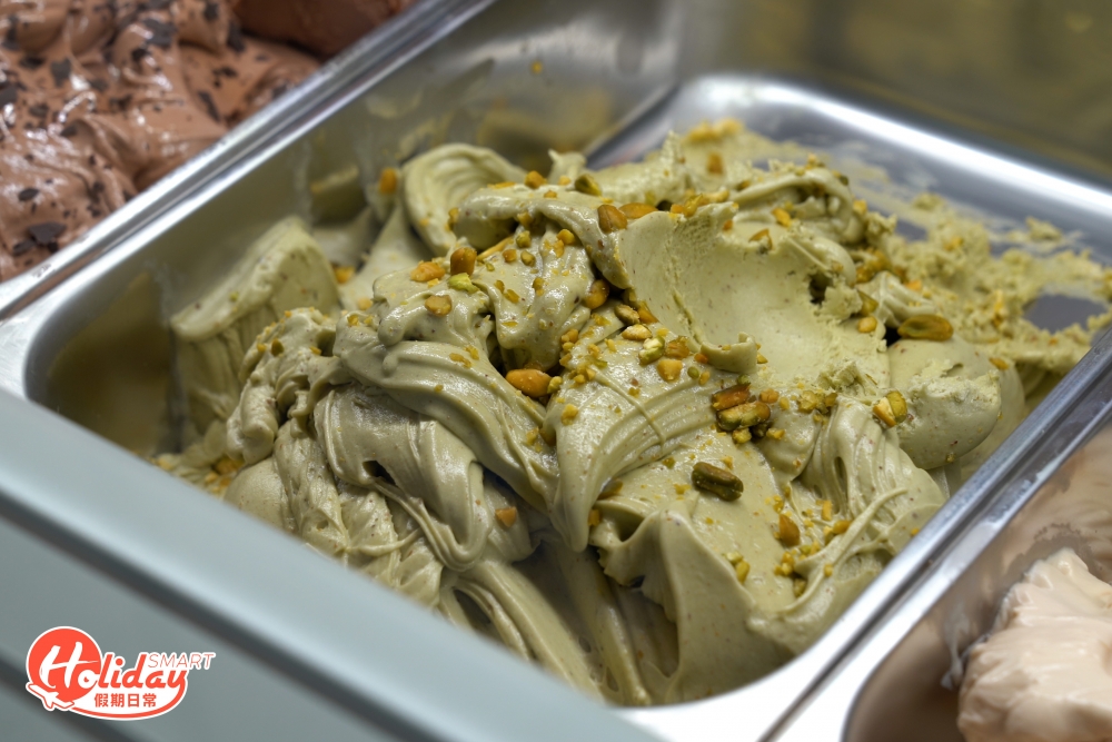 記者推介開心果雪糕,口感細滑,啖啖開心果碎,入口散發濃厚芳香的果仁味!