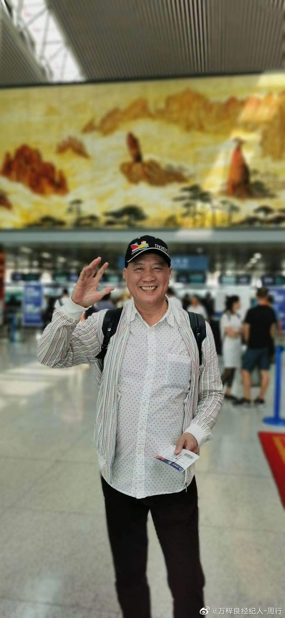 萬梓良全程「無罩大嗌」亦被人指防疫意識不足,分分鐘會傳播病毒