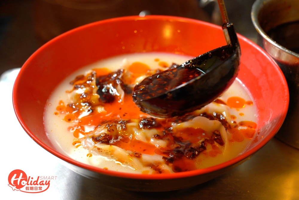 而重口味人士可轉酸辣湯底！