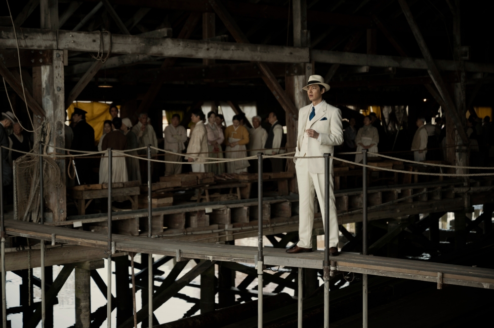 李敏鎬挑戰與犯罪組織有挂鈎，游走在黑白兩道的富家商人。