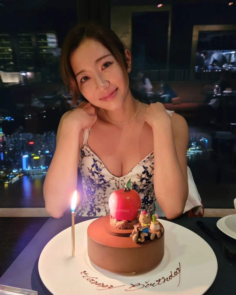 唔少網友關注到利穎怡老公，佢幫老公對眼打咗格仔，仲話老公唔會介意。有網民表示利穎怡老公絕對係「人生贏家」。