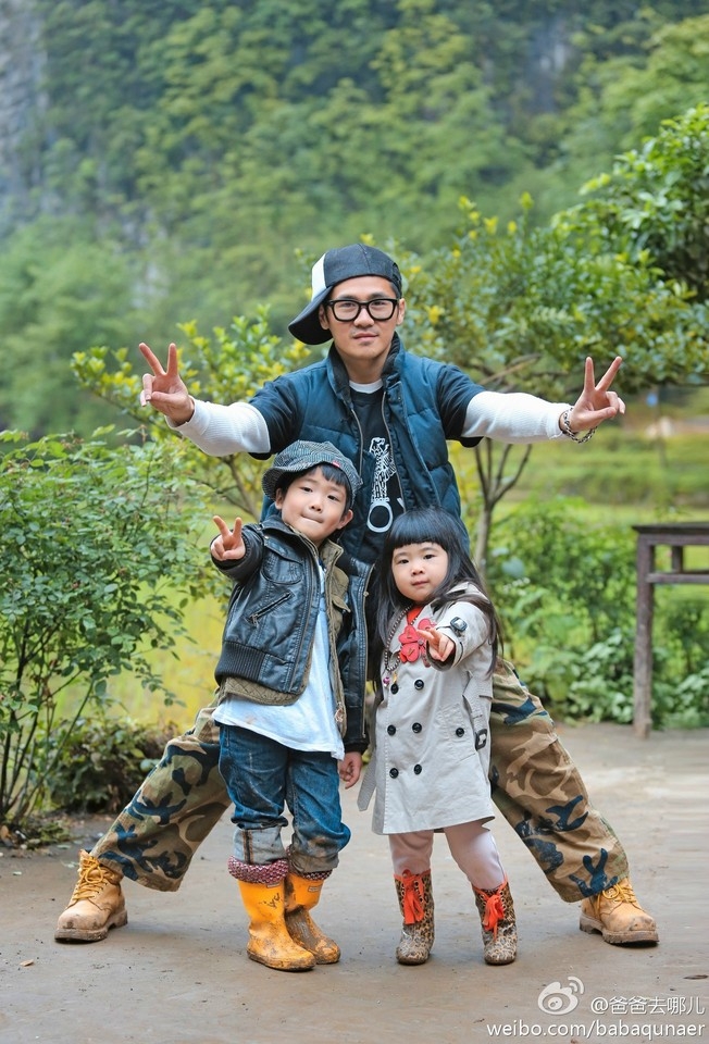 曹格同老婆吳速玲結婚14年，育有一子一女，曾帶一對仔女上內地綜藝節目《爸爸去哪兒》，一家四口幸福美滿