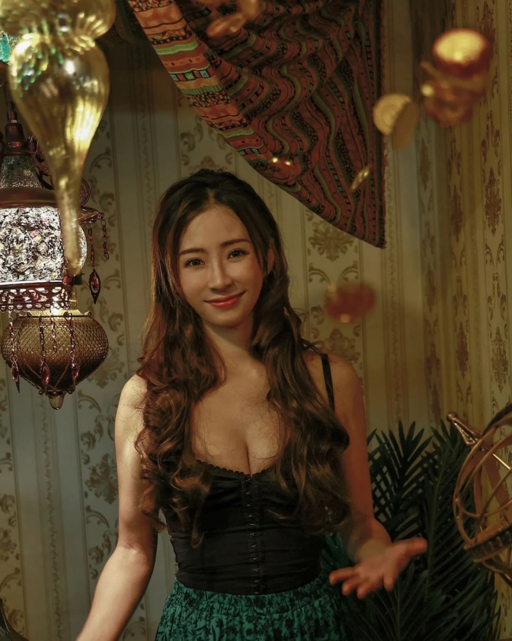 有人指利穎怡老公似佢爸爸多啲，利穎怡亦回覆：「咁我做女都幾好」，盡顯護夫之情。