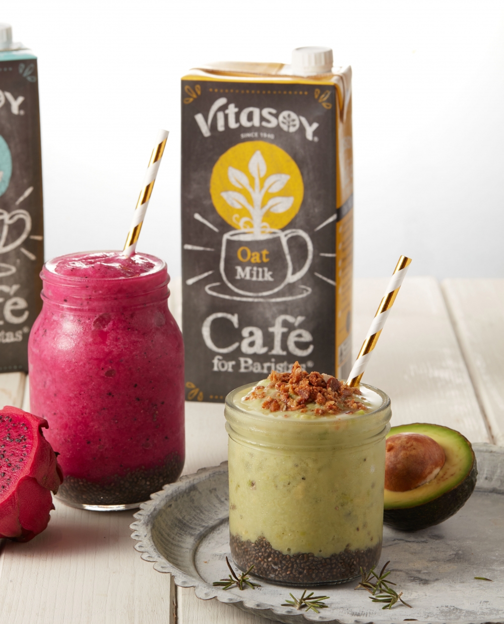 牛油果奇亞籽燕麥奶奶昔