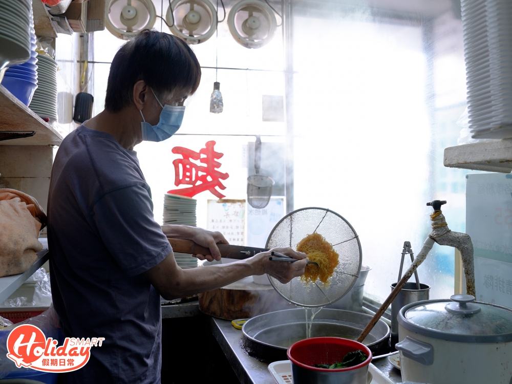 位於長沙灣保安道有間炸豬扒隱世小店，門面看似平平無奇，容易令人走漏眼！