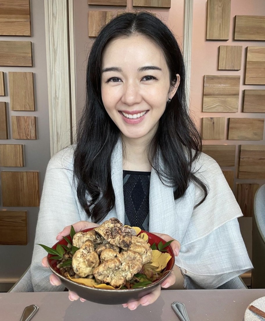 雖然麥明詩現時甚少出現於幕前，但都經常引起熱話！