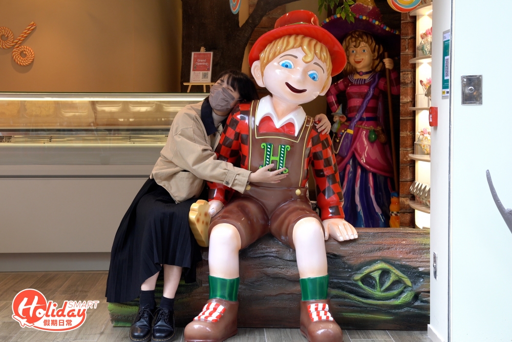 由男主角Hans及巫婆坐鎮,帶大家進入夢幻魔法世界。