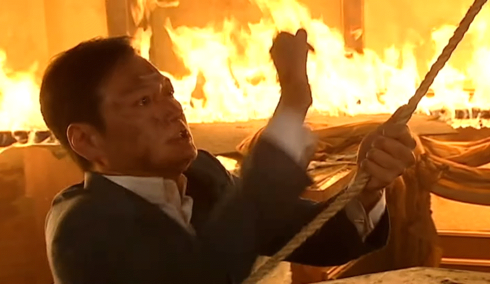 呢幕非常經典,陶大宇亦因此而被稱為「輪椅俠」!