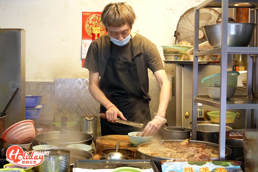 一直堅持用新鮮活牛及新鮮牛雜，亦因為肉質鮮嫩味道好。 