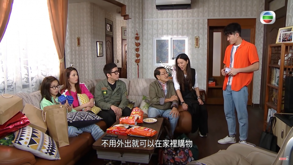 疫情之下,網上購物已成「新常態」,足不出戶就可買到各種物品,相當方便。