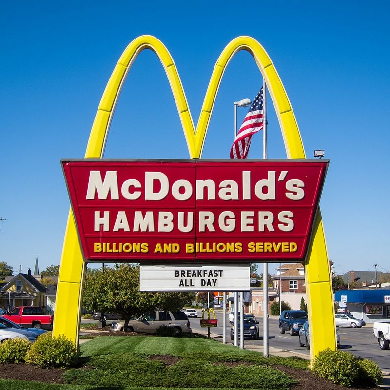 有台灣網民在PTT對麥當勞漢堡包裝提出疑問,引來一位經驗豐富嘅前員工解答。