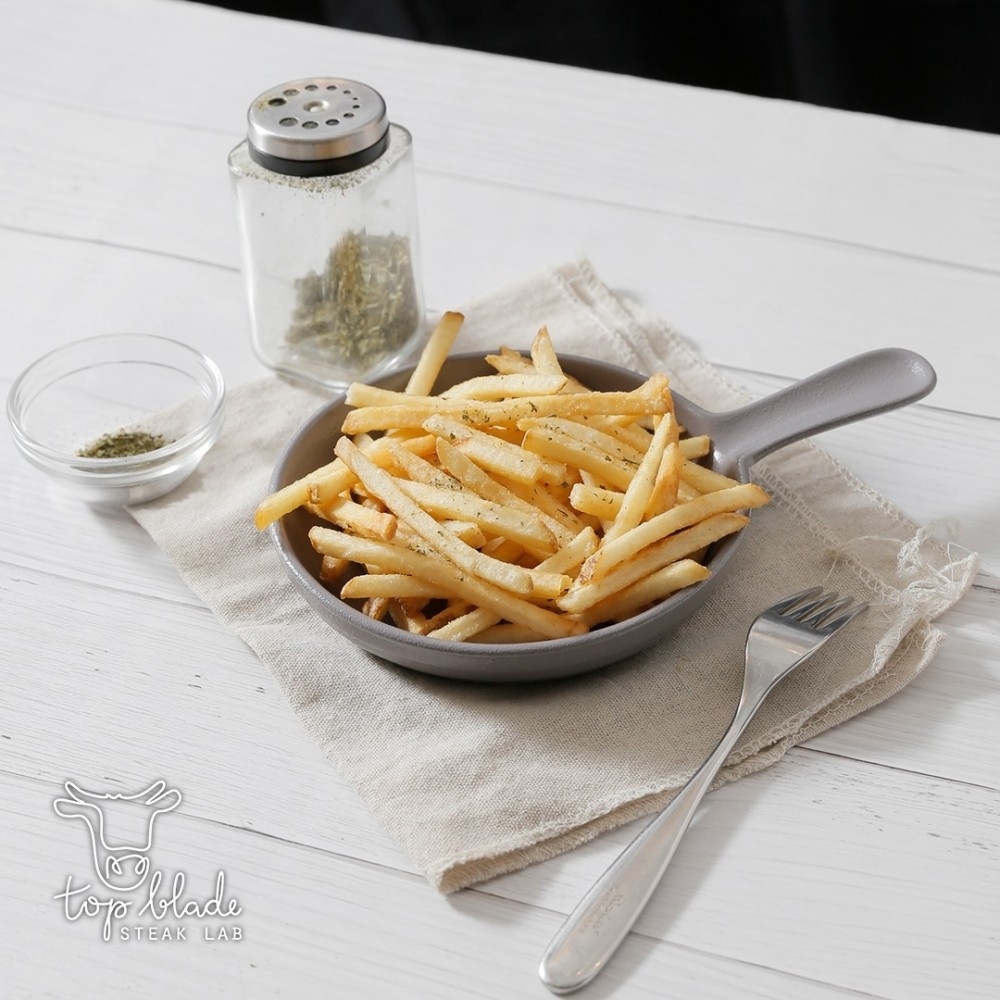 由於晚市禁堂食，扒房所有分店決定全日供應任食黑松露薯條，薯條同樣即炸即上，最重要是無限量任添任食！