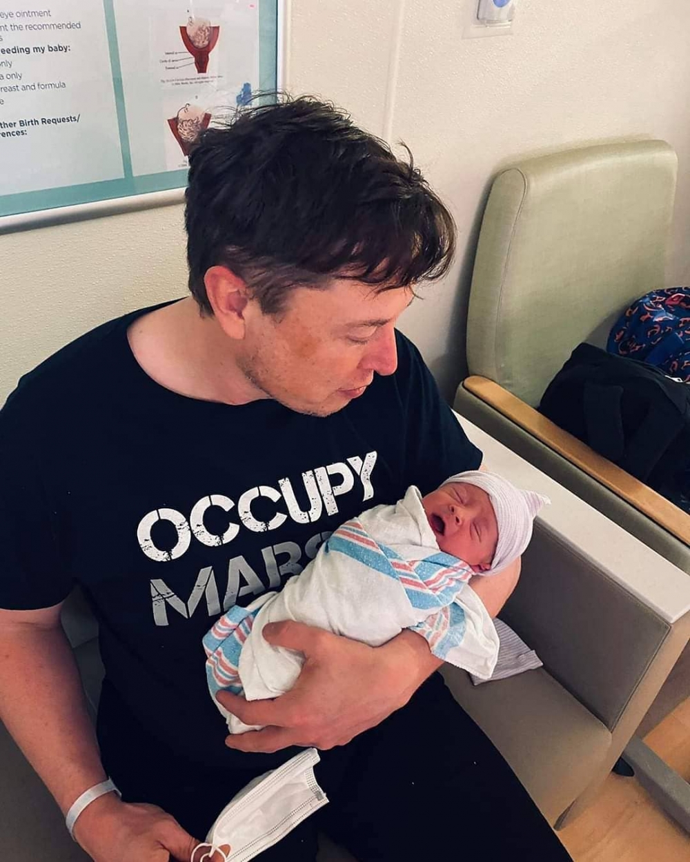 早前Grimes接受雜誌《Vanity Fair》訪問，更大爆同Elon Musk初次分手嘅原因