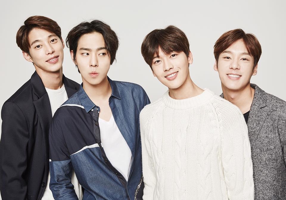 安孝燮與郭時暘、宋元錫及權度均，一起組成演員男團「One O One」。