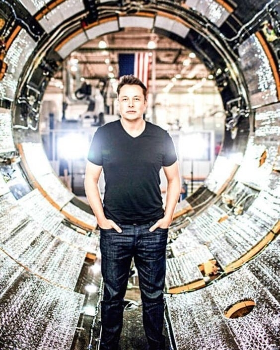 Elon Musk咁節儉唔係為咗維持「世界首富」嘅地位，而係因為佢將自己嘅財產大部分投資喺「SpaceX Mars」計劃中。