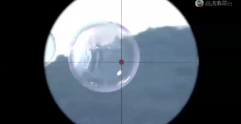 用泡泡就搵到敵人藏身位置!