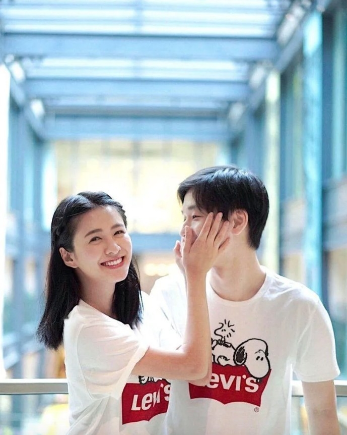 據聞Anthony在美國加州柏克萊大學畢業，現擔任本地電競公司高層，家住千萬豪宅。