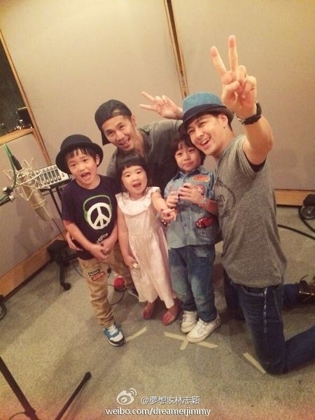 到2013年曹格受邀去泰國普吉島出席林志穎嘅婚禮，但又酒後失態，當眾大嗌