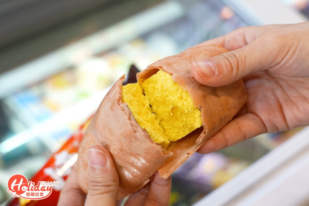 有層朱古力脆皮包裹著雪糕，食落雪糕有濃厚的番薯味。