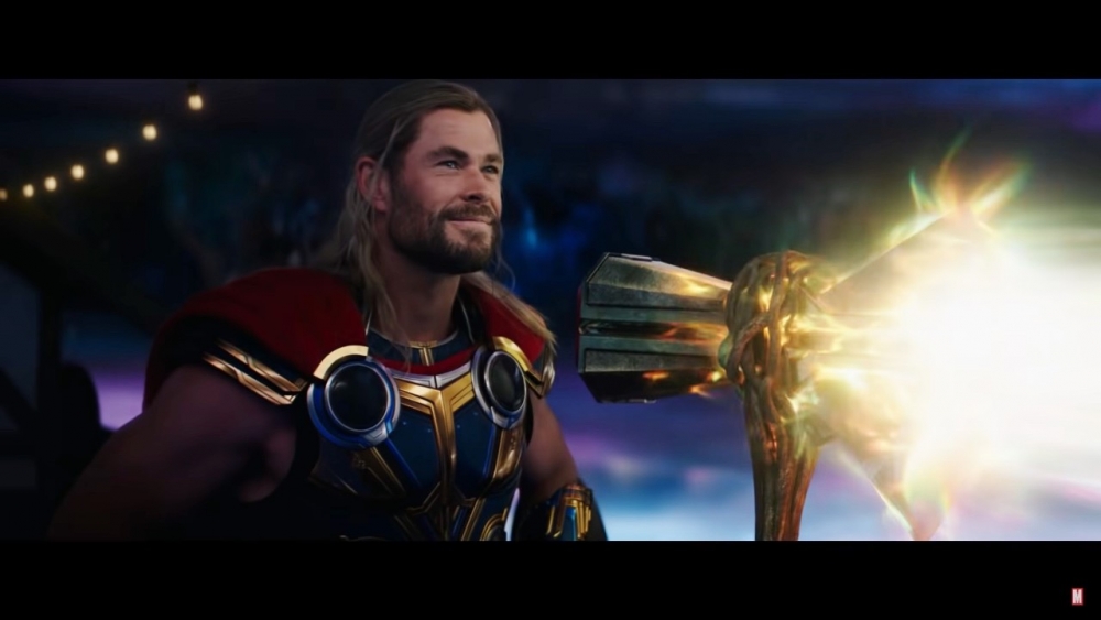 索爾全新的盔甲戰袍！