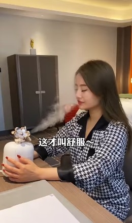 阿莫十分重視臉部及頭髮嘅護理!