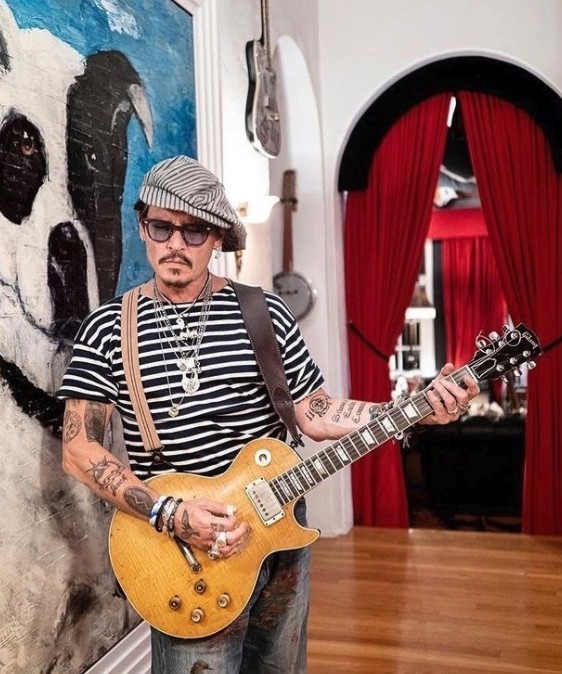 Johnny Depp過往曾擔正出演唔少經典電影,獲大家封為男神!