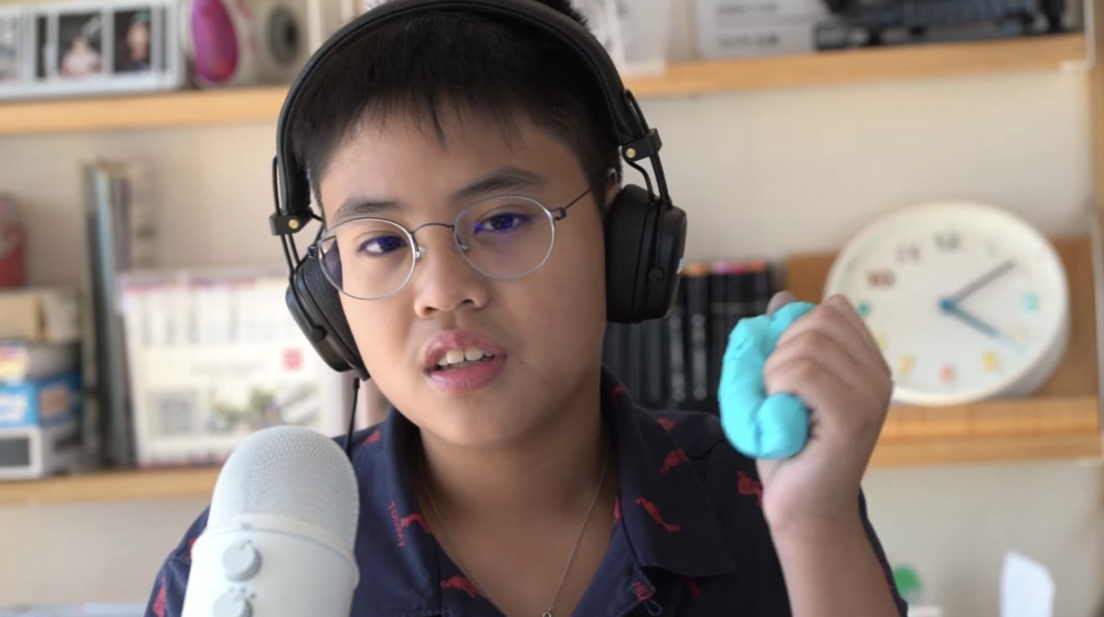 Jayden仲有拍攝過流行嘅ASMR影片