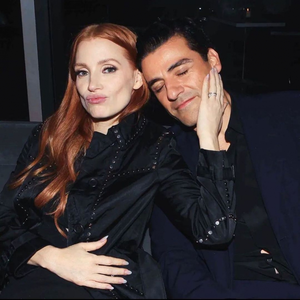 Oscar Isaac與金球獎影后Jessica Chastain從大學時期認識至今，是彼此的人生摯友。