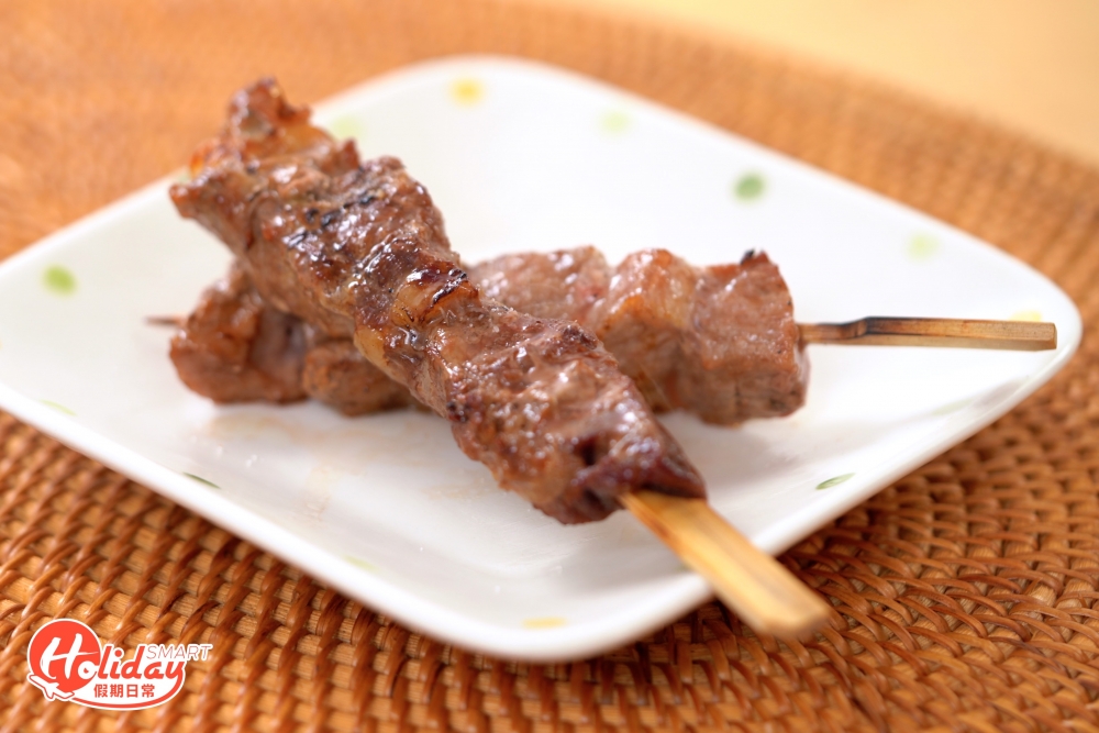 一口和牛肉質軟腍,撒上岩鹽令牛味更突出,食肉獸必食!