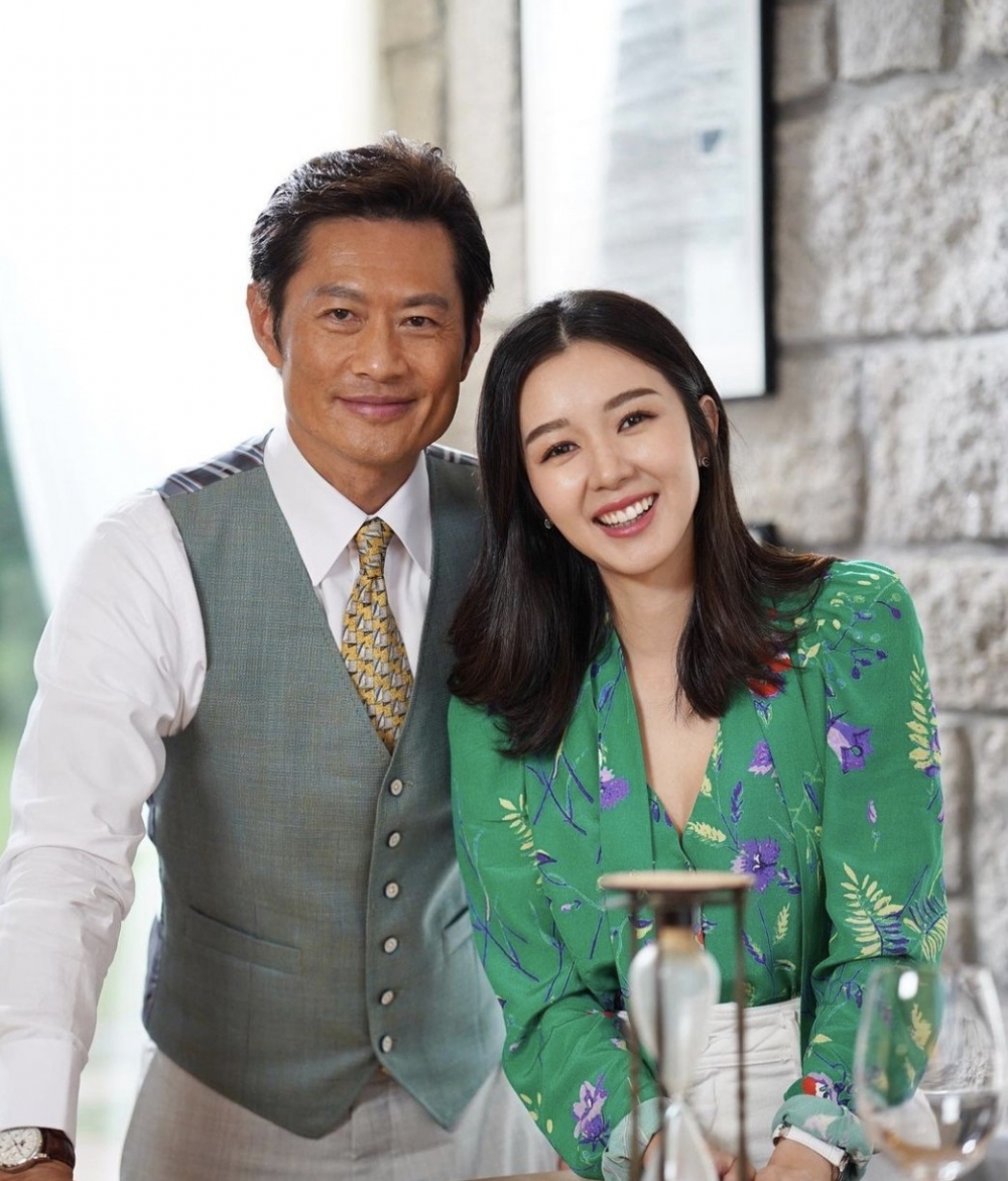 麥明詩與黃德斌一齊出演《逐流時代》