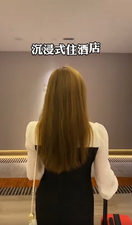 阿莫率先提醒大家入住酒店時嘅安全事項!