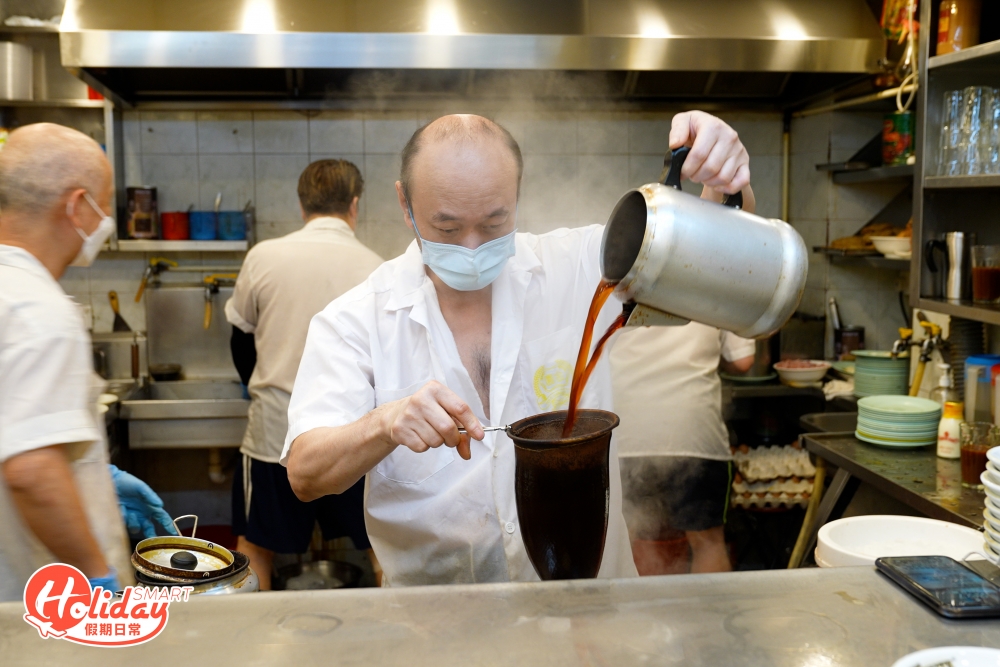 麵包師傅都跟隨老闆幾十年,炮製出的蛋撻、茶餐都充滿多年累積下來的功力。