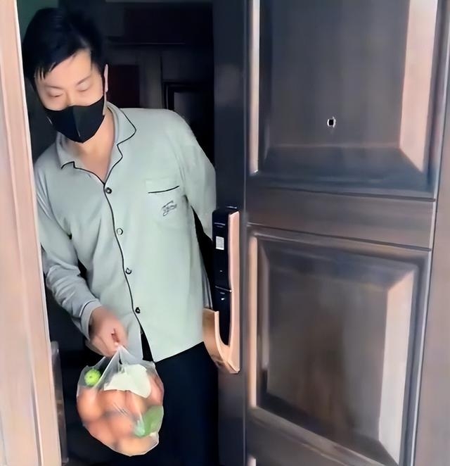 人妻指老公未隔離前都仲係精神奕奕,乾淨企理