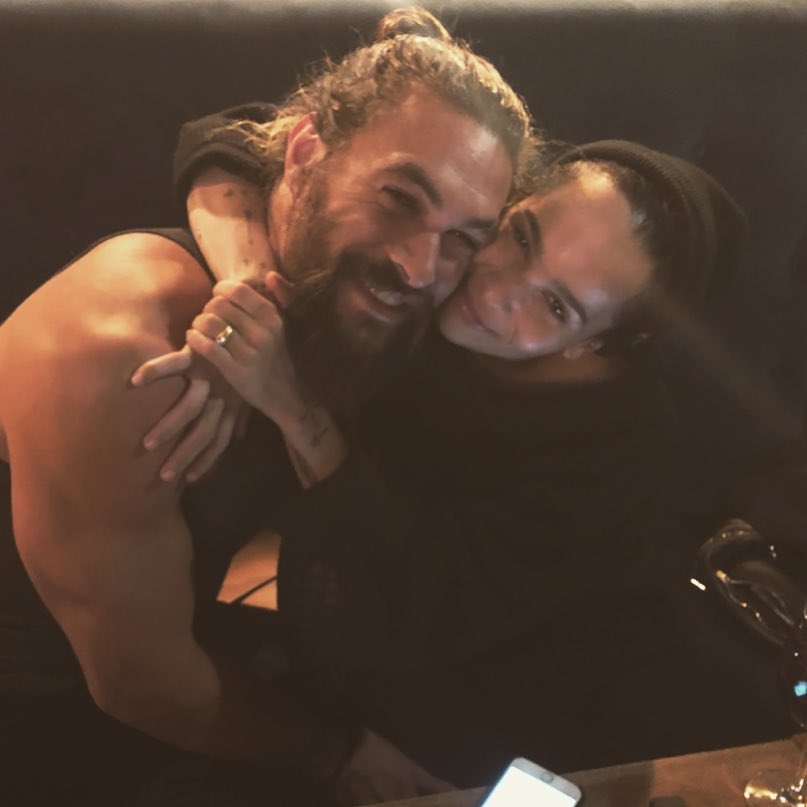 可能很多人都唔知道，Zoë Kravitz原來係「水行俠」Jason Momoa的繼女，兩人的感情非常好！