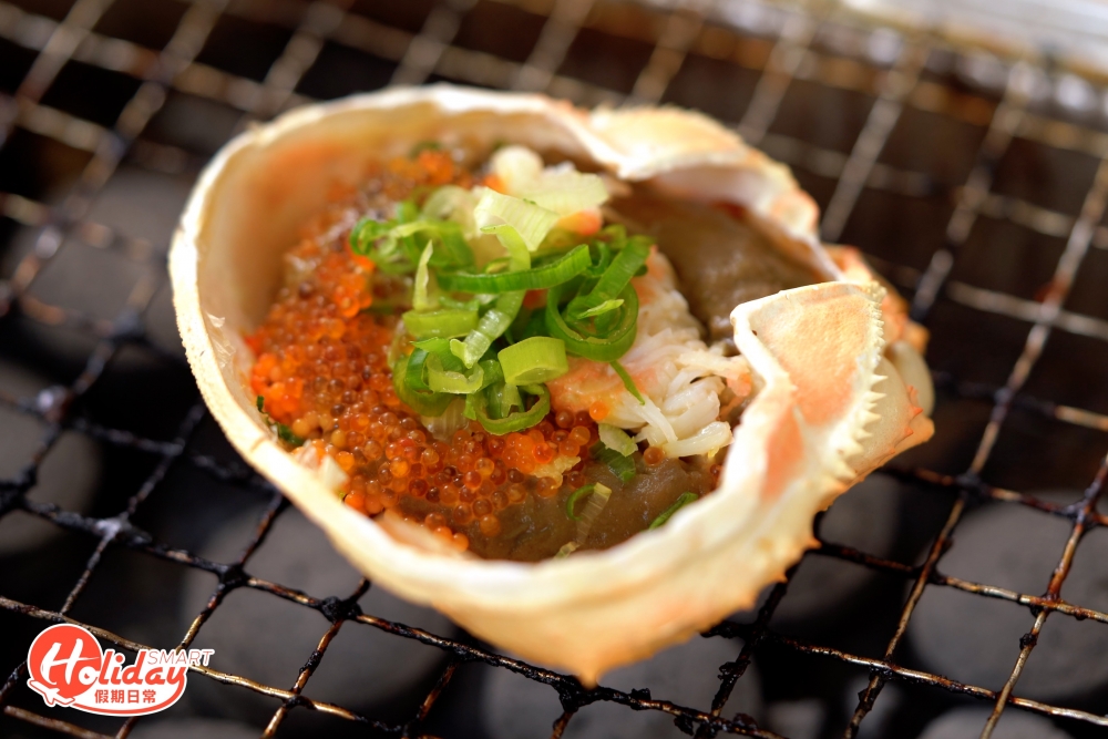 想食得更豐富可以追加其他串燒或海鮮,推介蟹肉蟹膏甲羅燒,裏面加入少量海膽和蟹籽富鮮味,配梳打餅食一流。