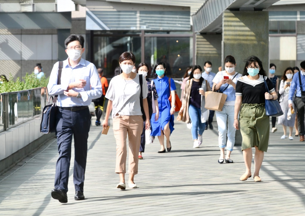 全民快測期間，政府不會禁止市民外出。