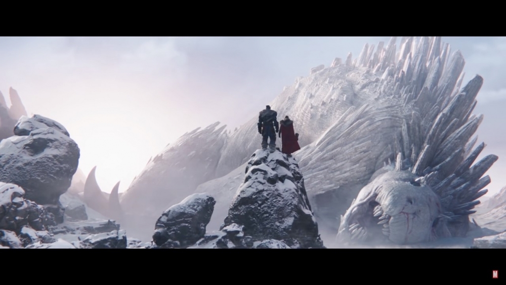 Thor和Korg望著已死去的異界巨獸-守護神Falligar的一幕~