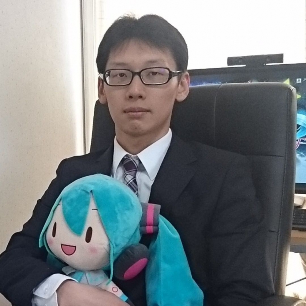 婚後4年,近藤顯彥坦言由於技術問題嘅障礙,無法再同妻子交流,令佢同初音嘅關係受到挑戰