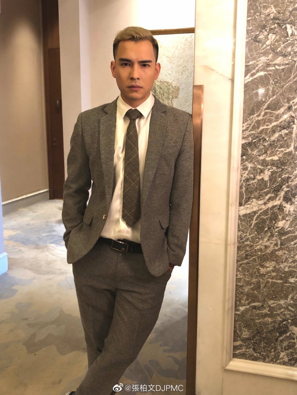 雙胞胎弟弟張柏文於2002年曾出道成為歌手！