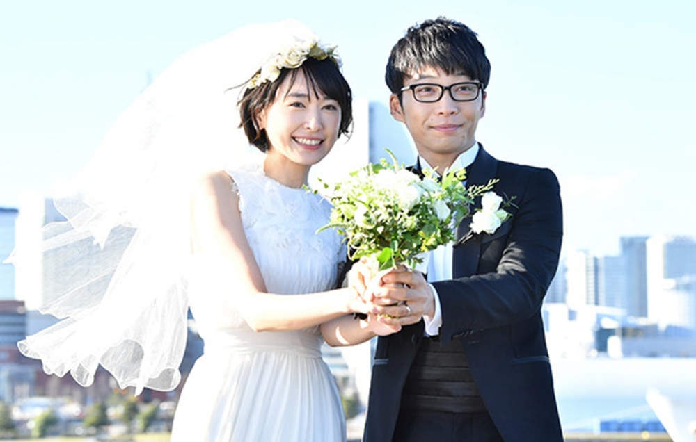 主持又問佢如果結婚會收男家幾多彩禮,食辣女生狀似隨意:「彩禮30萬不過分吧!」