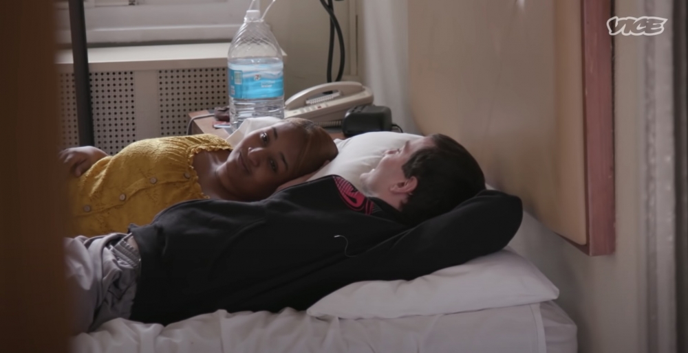 佢願意提供「親身上陣」嘅服務！