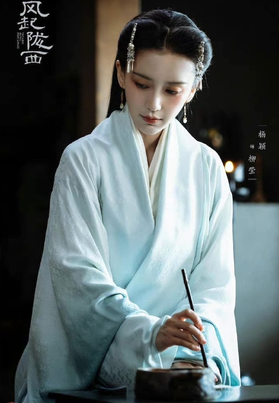 其中佢嘅日本藝伎打扮,令網民感到期待!