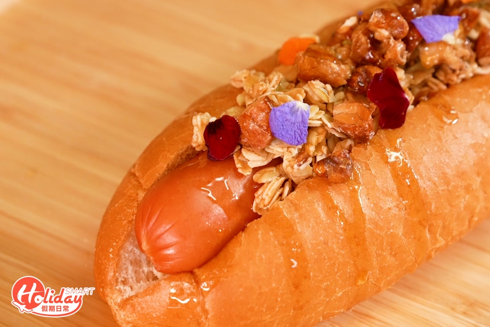 。提到最「奇」的味就不少得以楓葉糖漿配搭果仁的甜