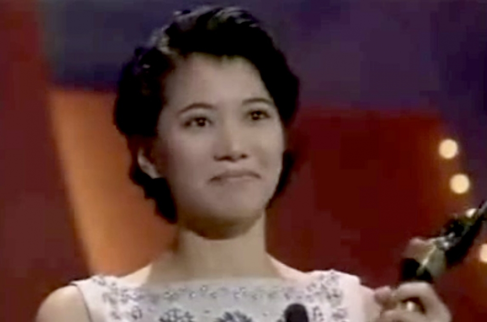 袁詠儀於1993年榮獲金像獎新人獎,在於1994年及1995年連續2年榮獲最佳女主角!