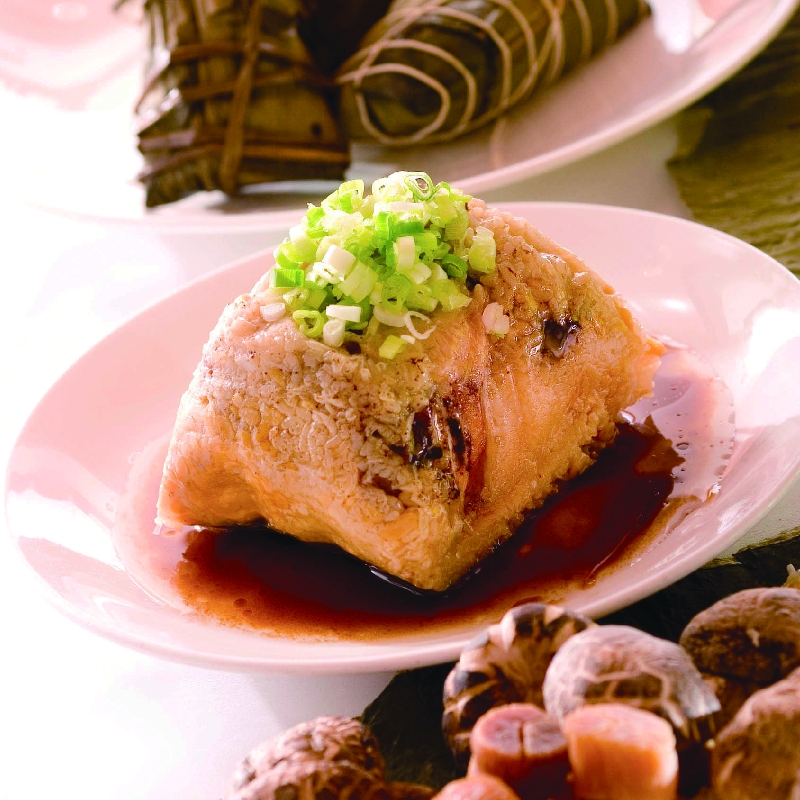 帝苑雙黃金華火腿瑤柱裹蒸粽