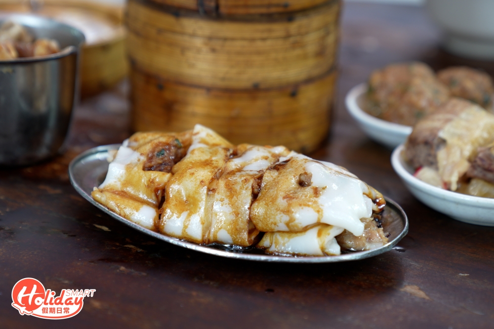 池記食家最大賣點是爆餡牛肉腸，腸粉全部即叫即做，熱辣辣保證新鮮。腸粉薄身通透，入口嫩滑有米香。牛肉蘸上自家調配豉油，鹹中帶甜。