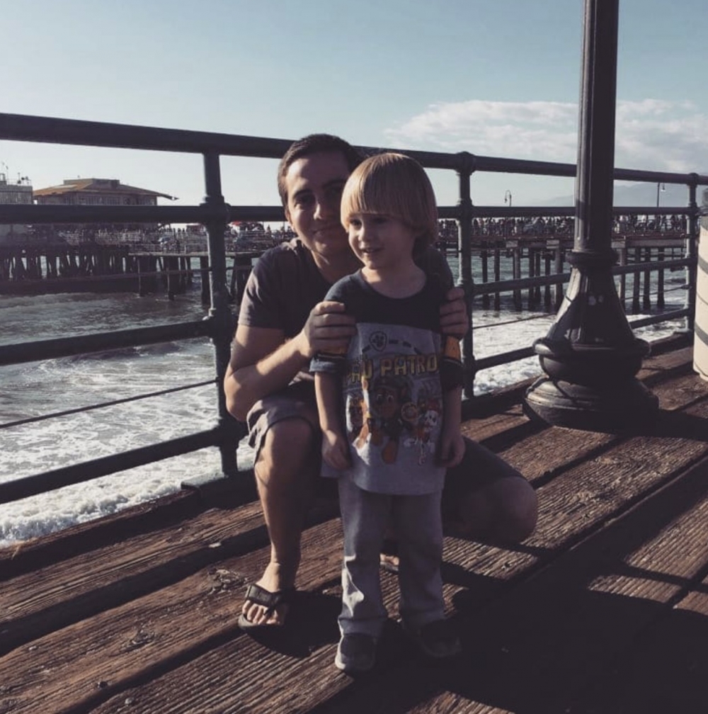 過往佢曾經喺IG尚在「小朋友」嘅照片，至今佢已經同其中9位見過面！