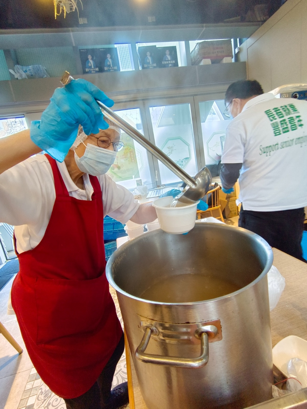 社企「銀杏館」一直致力幫助弱勢社群，近日亦為新冠康復者供應康復調理湯水~